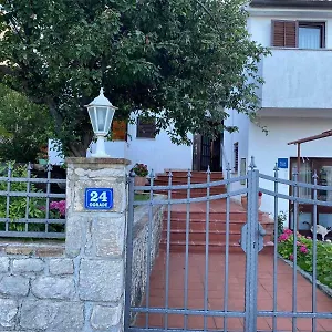 Dora Gostinjska kuća