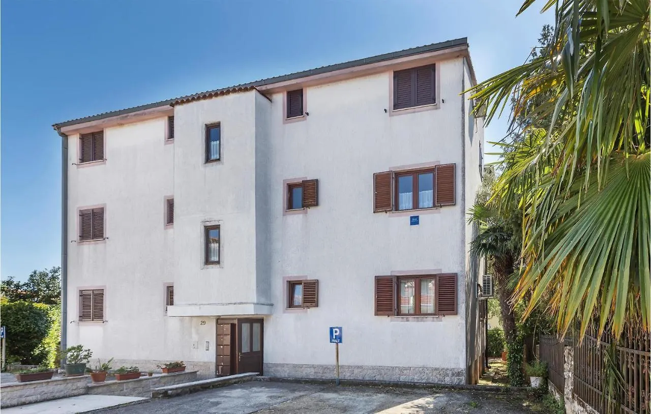 Awesome Apartment In Funtana With Wifi