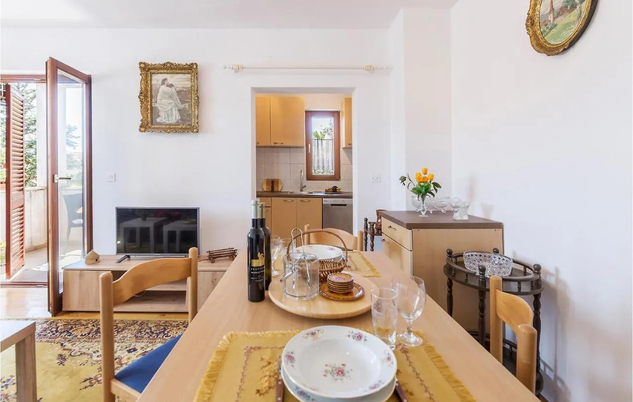 Awesome Apartment In Funtana With Wifi
