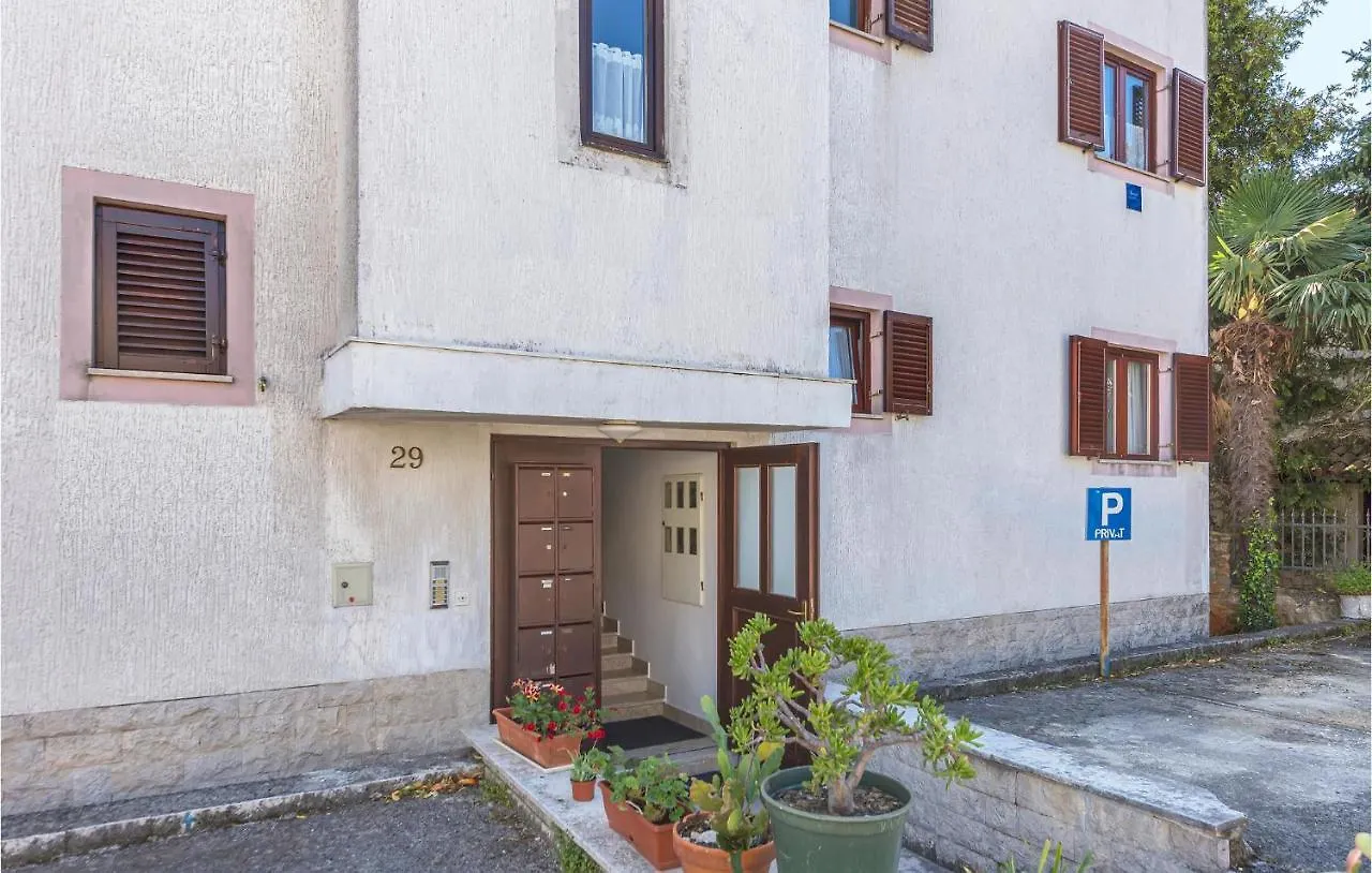 Awesome Apartment In Funtana With Wifi