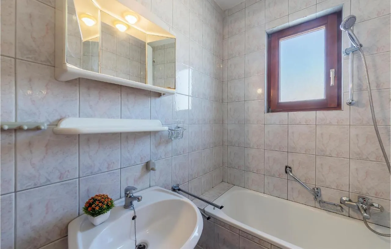 Awesome Apartment In Funtana With Wifi